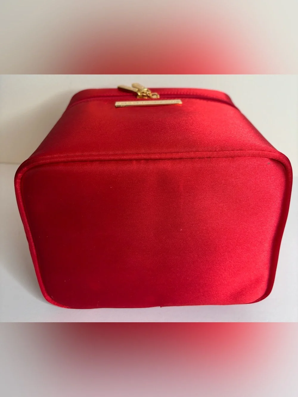 GIORGIO, BEVERLY HILLS SATIN COSMETIC BAG